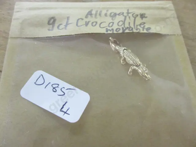 9ct Gold Charm Image 1++