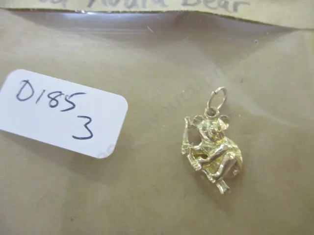 9ct Gold Charm Image 1++
