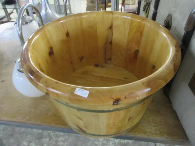Wooden Bucket Image 1++