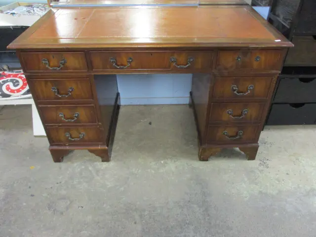 Desk Image 1++