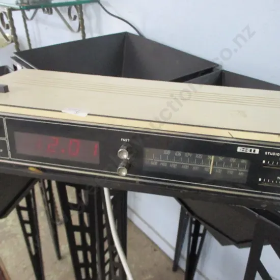 Retro Clock Radio