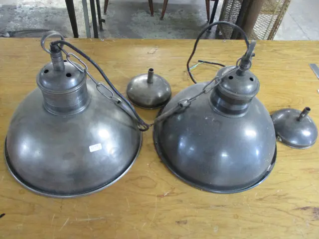 2 Pendant Lights Image 1++