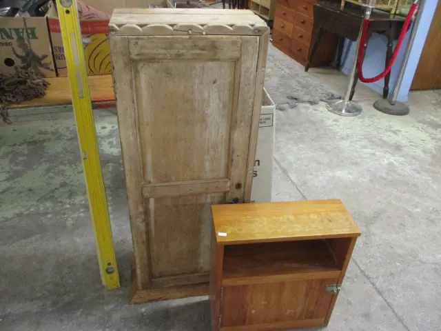 2 Wooden Cabinets Image 1++