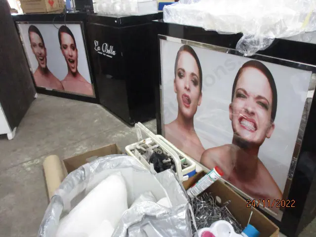 Makeup Counter Image 1++