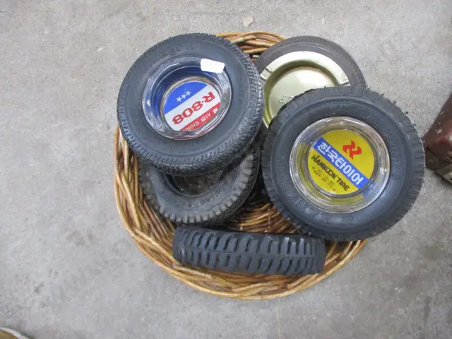 Tyre Ashtrays Image 1++
