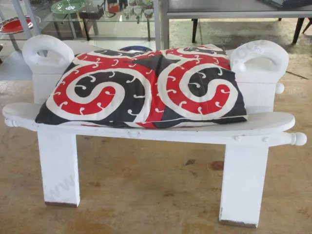 Camel Stool Image 1++