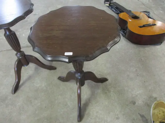 Side Table Image 1++