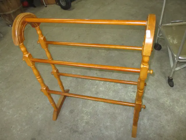 Towel Rack Image 1++