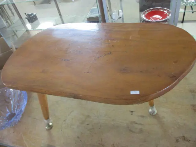 Side Table Image 1++