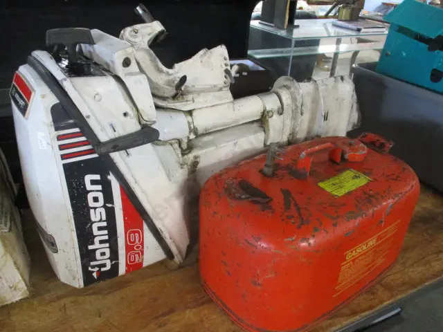 10hp Outboard Motor and Tank Image 1++