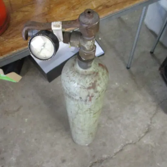 GAS BOTTLE