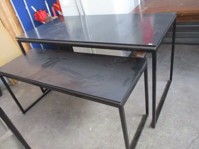 PAIR OF DISPLAY TABLES SUIT RETAIL Image 1++