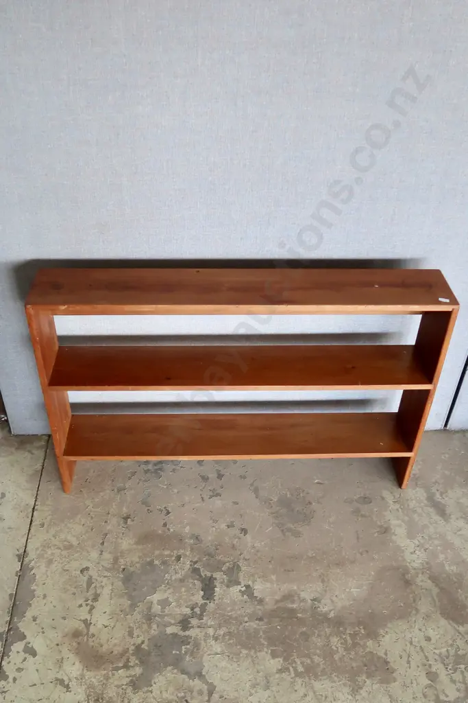 SMALL WOODEN SHELF UNIT Image 1++