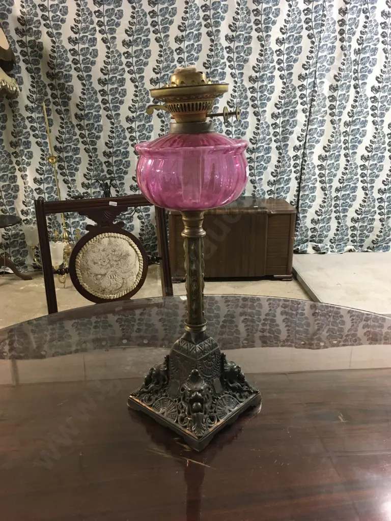 LATE 19TH CENTURY VICTORIAN BRASS DOUBLE BURNER BANQUET OIL LAMP Image 1++