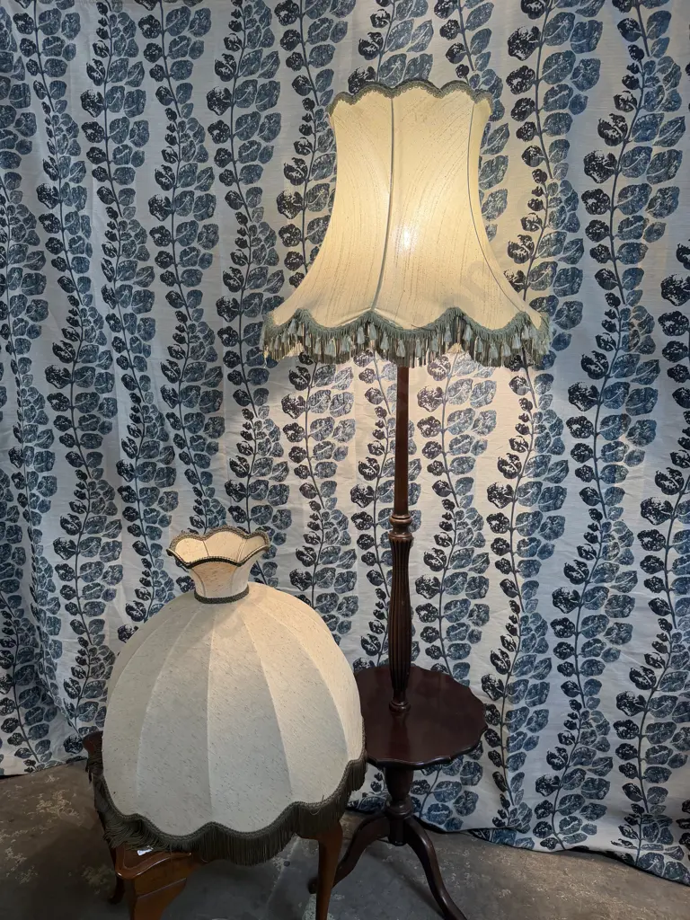 VINTAGE LAMP, TRADITIONAL SCALLOPED EDGE TASSLED FRINGE, BUILT-IN TABLE ON TRIPOD BASE AND EXTRA SHADE Image 1++
