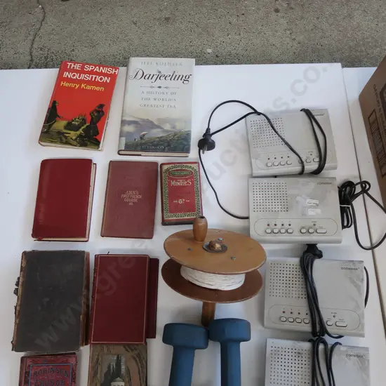 COLLECTION OF ASSORTED ITEMS AND VINTAGE MAGAZINE RACK