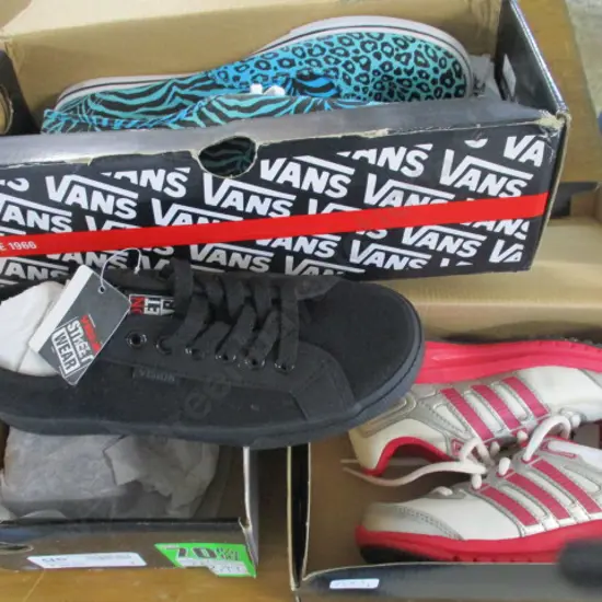 SHOES X 3 BOXES