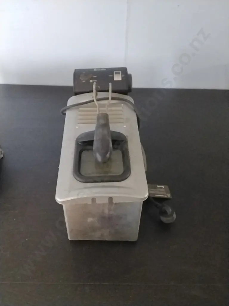 BREVILLE AVANCE 3L DEEP FRYER NOT TESTED Image 1++