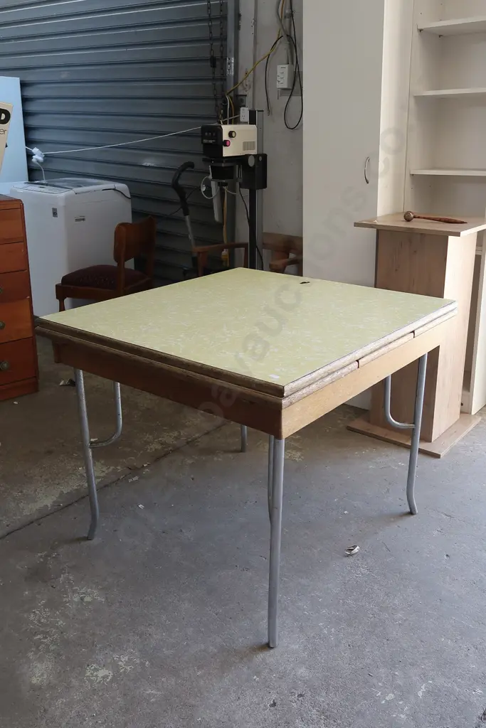 WOODEN SQUARE EXTENDABLE TABLE Image 1++