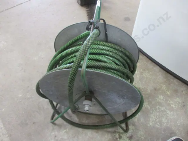 Hose and Reel Image 1++