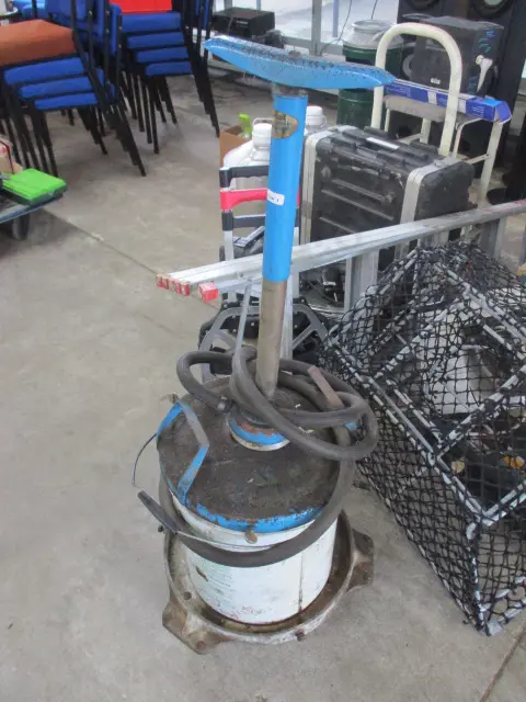 Grease Pump Image 1++