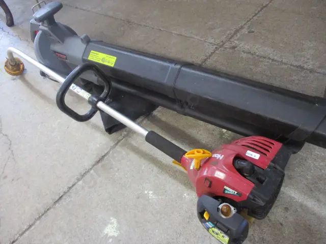 Weedeater and Garden Blower Image 1++