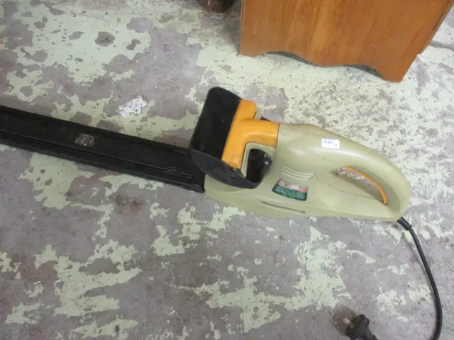 Hedge Trimmer Image 1++