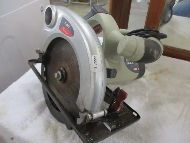 Power saw Image 1++