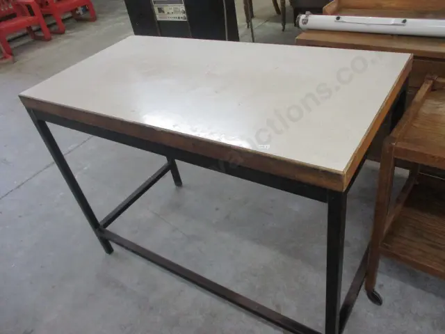 Lab Table Image 1++
