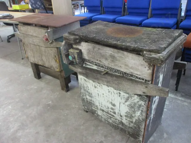2 Vibrating Tables Image 1++