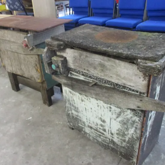 2 Vibrating Tables