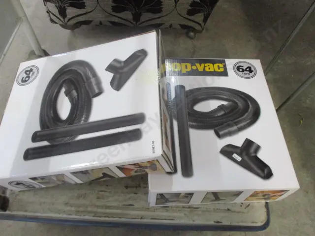 2 vac Hoses Image 1++
