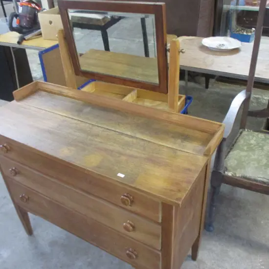 Colonial Dressing Table