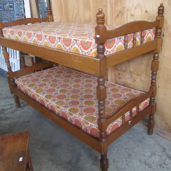 Set Wooden Bunks