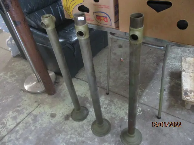 Bronze Rail Stands Image 1++