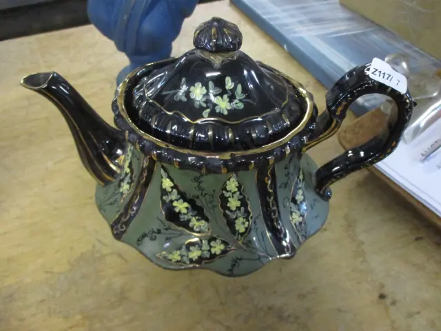 Vintage Tea Pot Image 1++