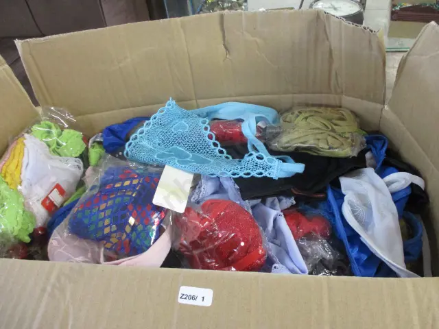 Box Of  Knickers Image 1++