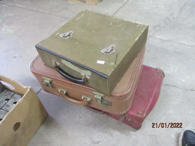 Luggage and 78s Image 1++
