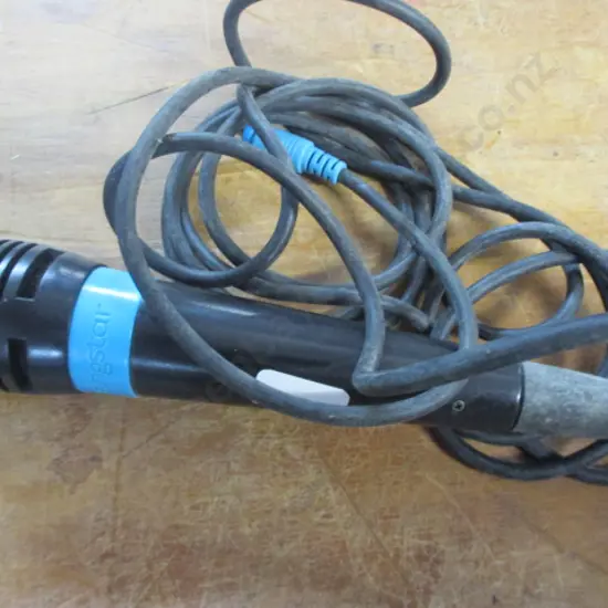 Microphone