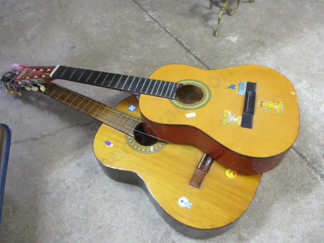 2 Guitars (no strings) Image 1++