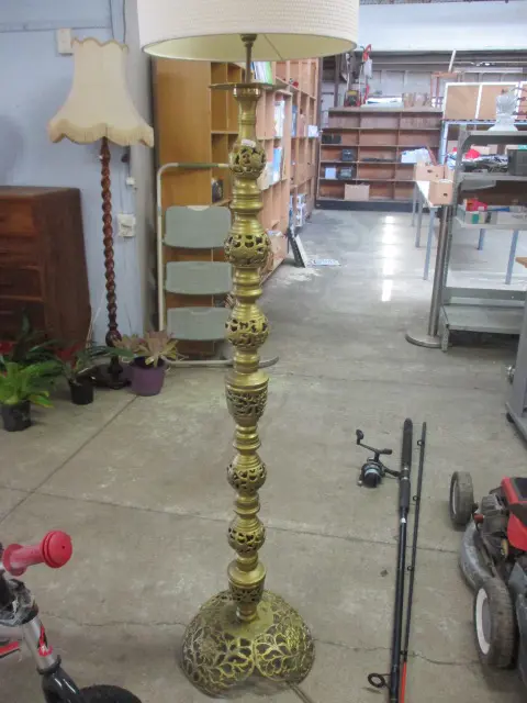 Floor Lamp Image 1++