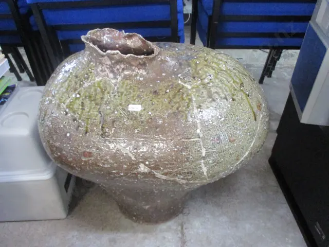 Large Pottery Vase (af) Image 1++