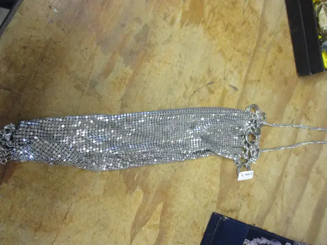 Mesh Necklace Image 1++
