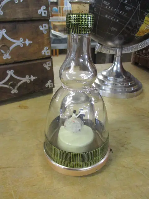 Dancing Decanter Image 1++