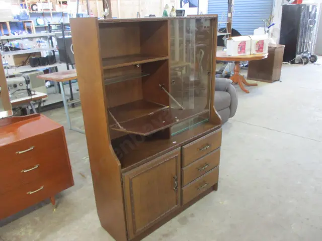 Retro Wall Unit Image 1++
