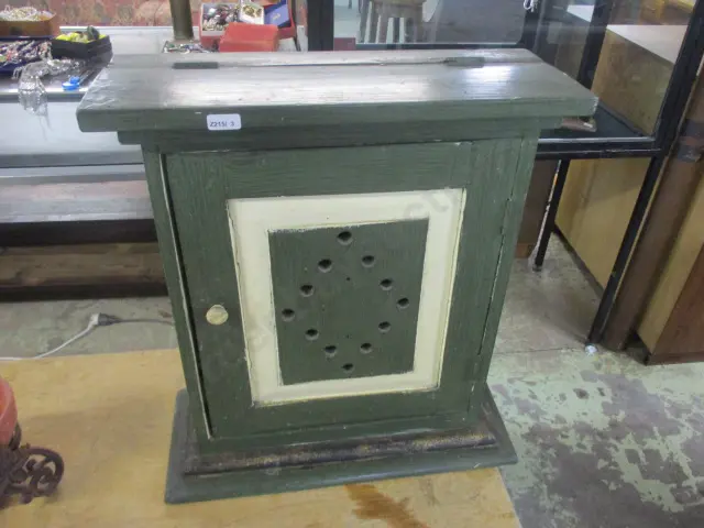Strange Cabinet Image 1++