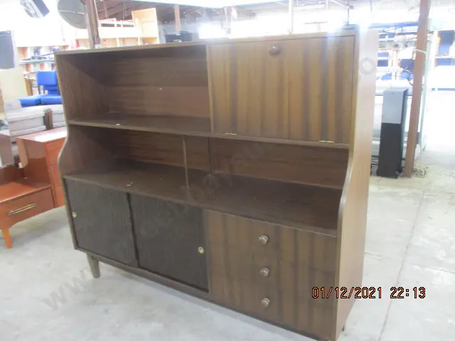 Retro Wall Unit Image 1++
