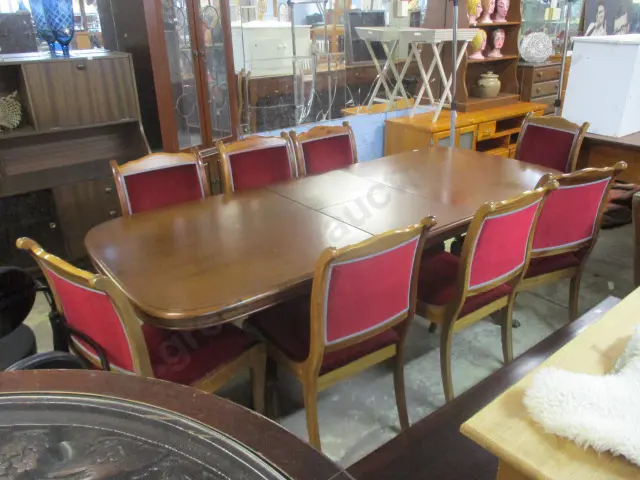 Mahog Dining Table and 8 Chairs Image 1++