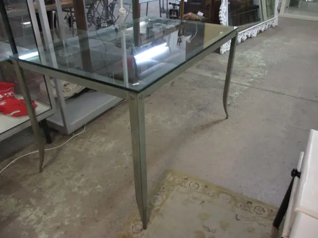 Mid Century Glass Top Table Image 1++