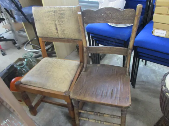2 Chairs Image 1++